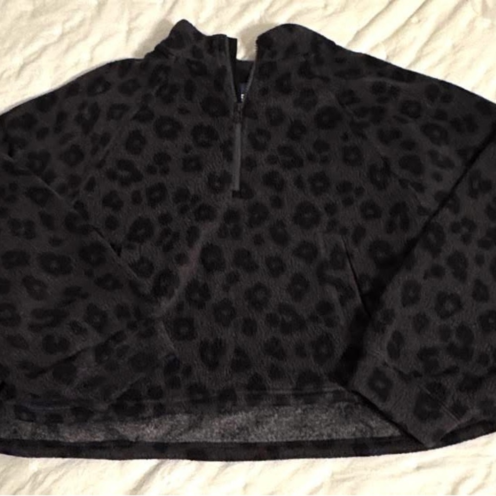 Old Navy Black Leopard Print Pullover